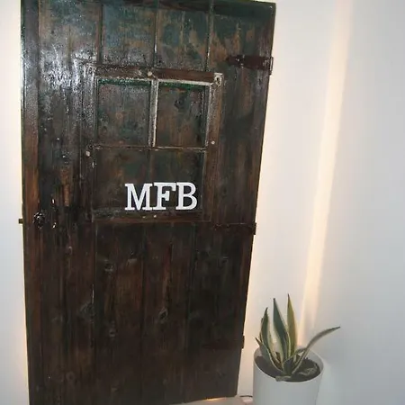 بيت للعطل Mfb House