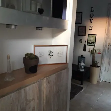 Mfb House بيت للعطل *